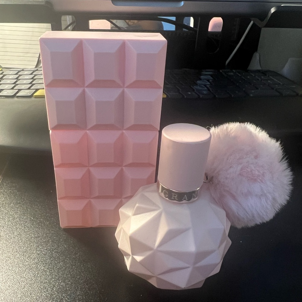 Ariana Grande Sweet Like Candy/Sabrina Carpenter Sweet Tooth (Bundle)